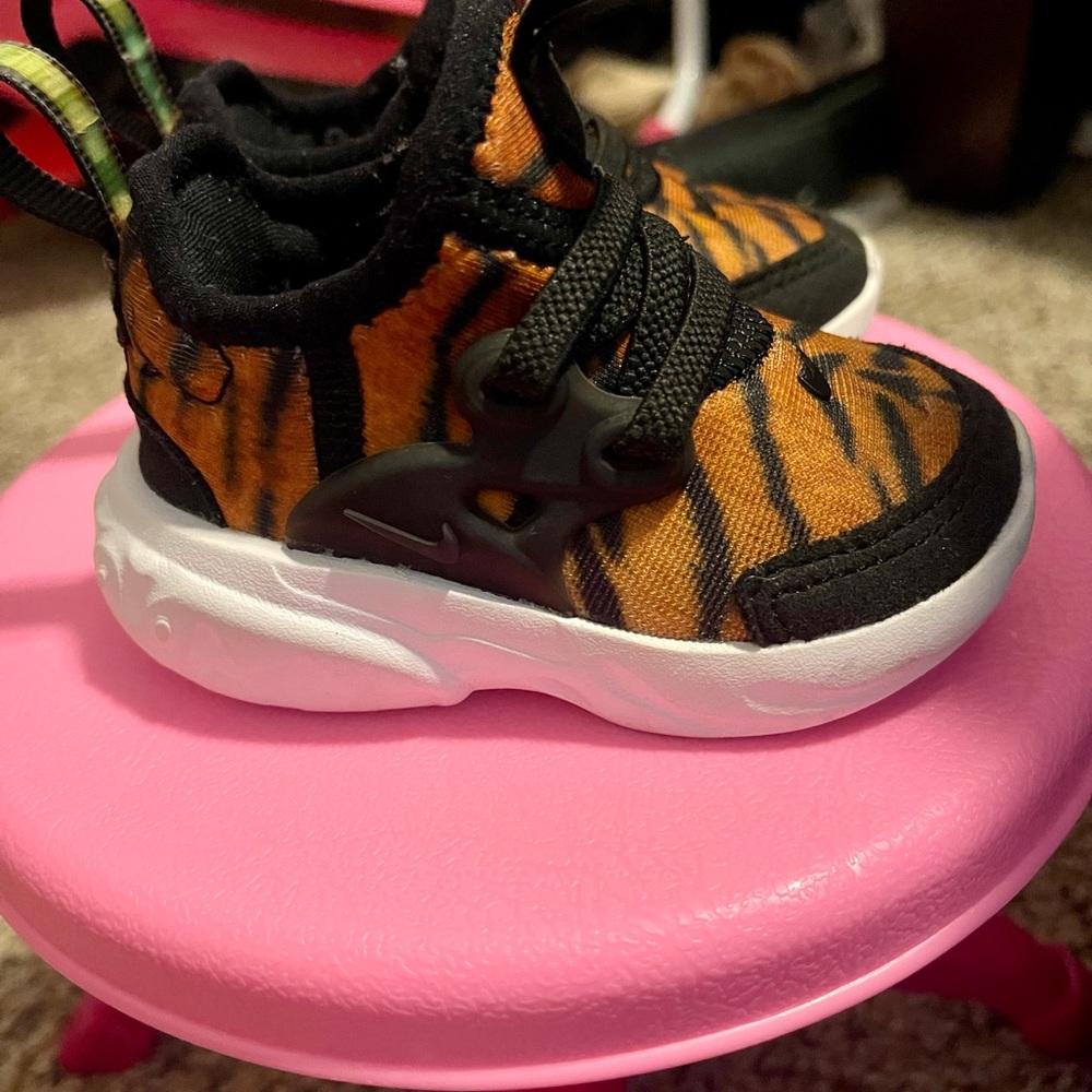 Nike Presto size 3C